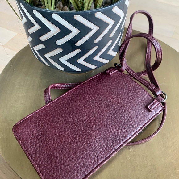 COLAB Women Technology Crossbody Bag Pebbled Faux Leather Phone Purse/Maroon - Picture 5 of 9